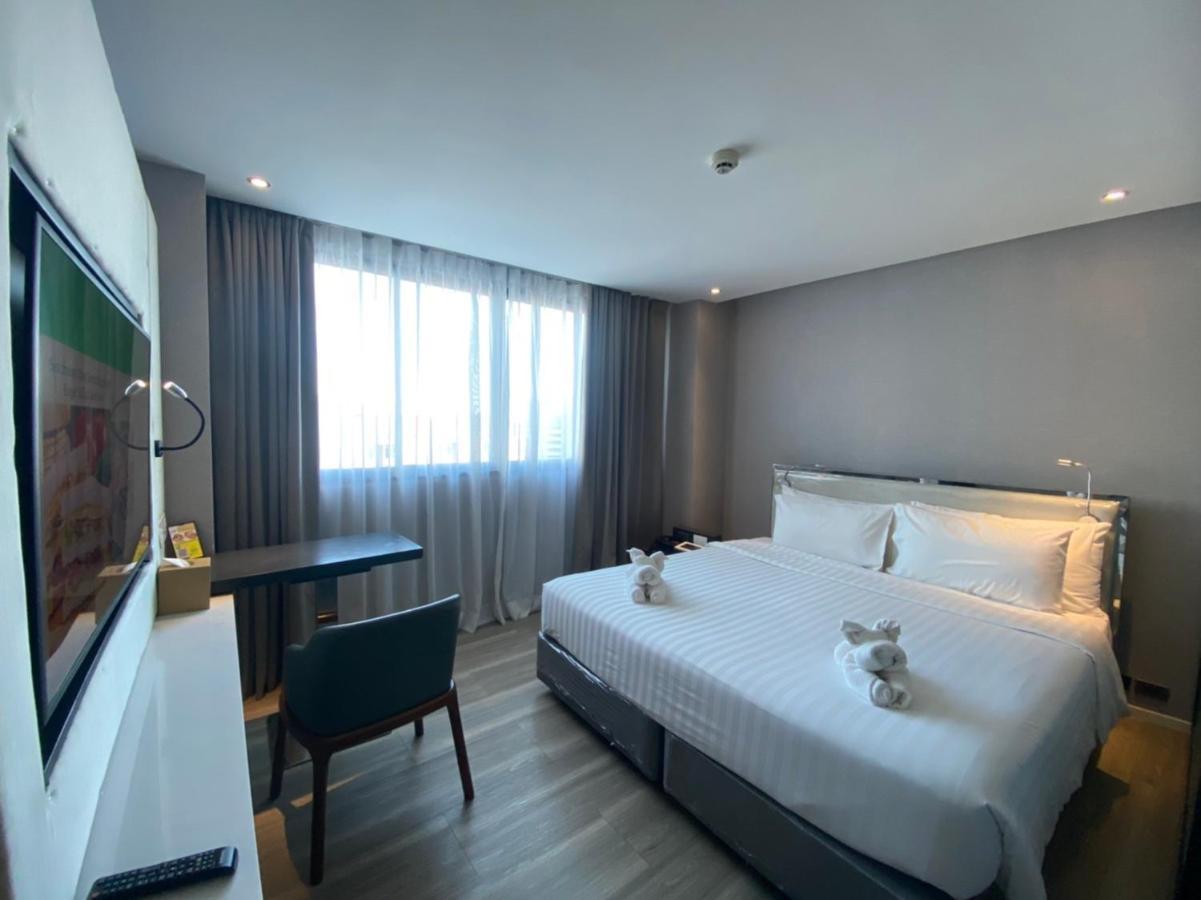 Deluxe Room,1310455600:JPEG